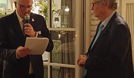 Präsident Andreas Kaden ehrt Emanuel Brand
